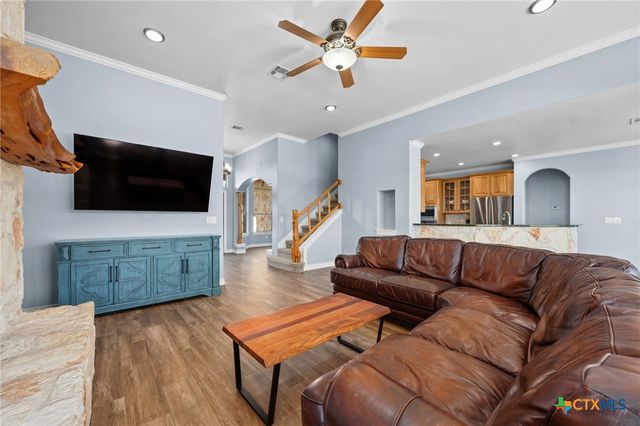 140 N Encino Crossing, Liberty Hill, TX 78642