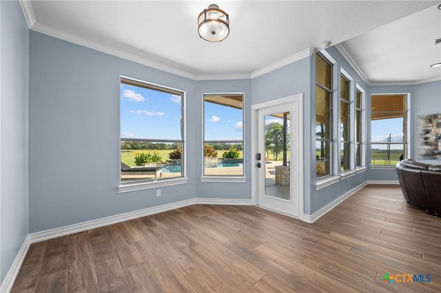 140 N Encino Crossing, Liberty Hill, TX 78642