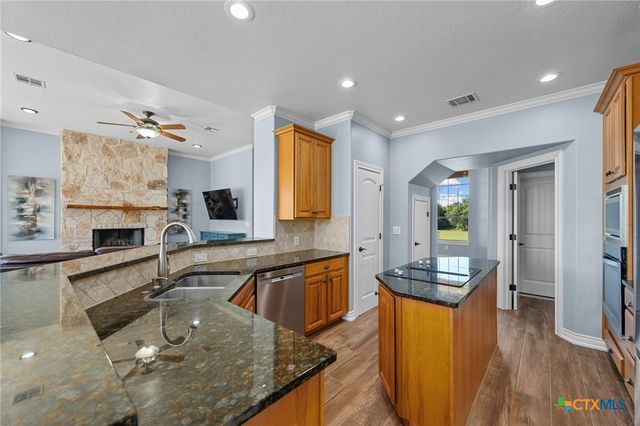 140 N Encino Crossing, Liberty Hill, TX 78642
