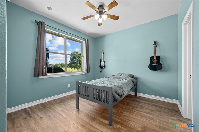 140 N Encino Crossing, Liberty Hill, TX 78642