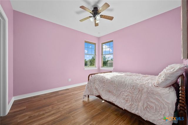140 N Encino Crossing, Liberty Hill, TX 78642