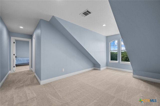 140 N Encino Crossing, Liberty Hill, TX 78642