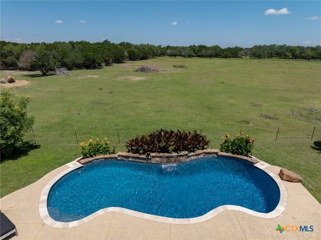 140 N Encino Crossing, Liberty Hill, TX 78642