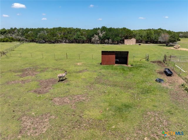 140 N Encino Crossing, Liberty Hill, TX 78642
