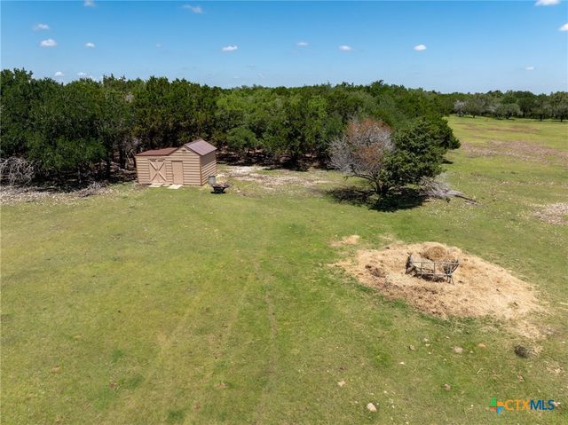 140 N Encino Crossing, Liberty Hill, TX 78642