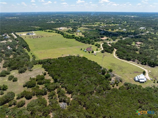 140 N Encino Crossing, Liberty Hill, TX 78642