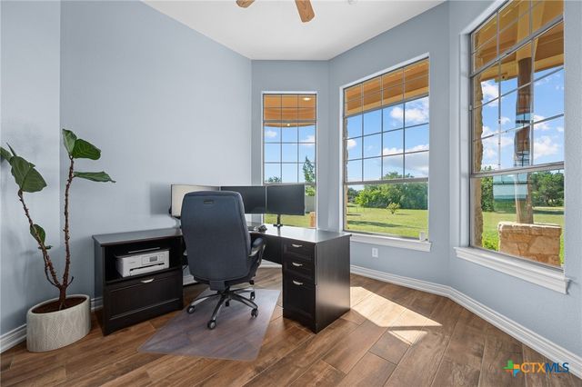 140 N Encino Crossing, Liberty Hill, TX 78642