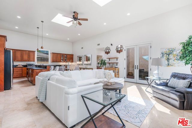 3718 S Barrington Avenue, Los Angeles, CA 90066