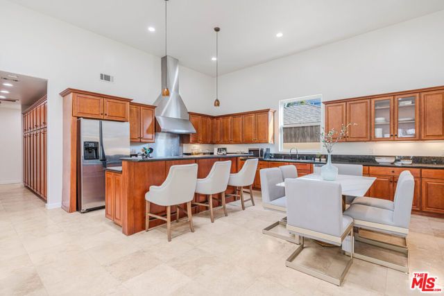 3718 S Barrington Avenue, Los Angeles, CA 90066
