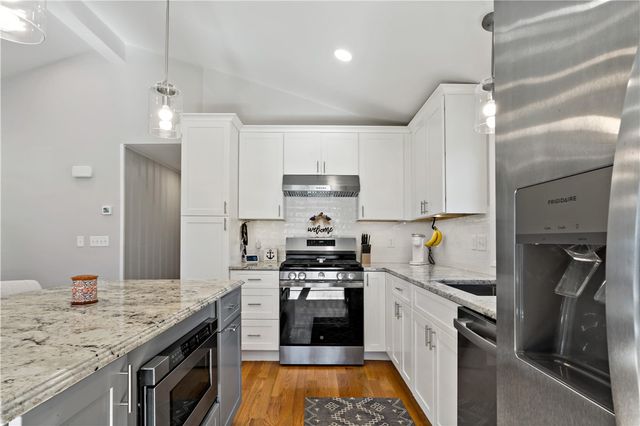 47 Wayland Trail, Narragansett, RI 02882