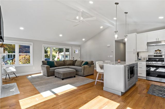 47 Wayland Trail, Narragansett, RI 02882