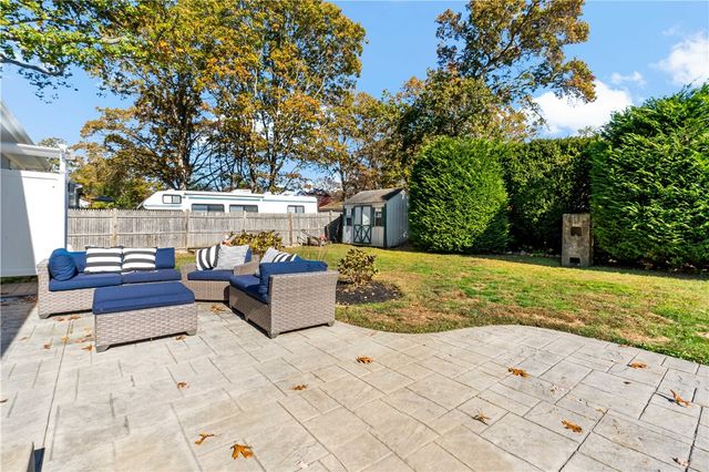 47 Wayland Trail, Narragansett, RI 02882