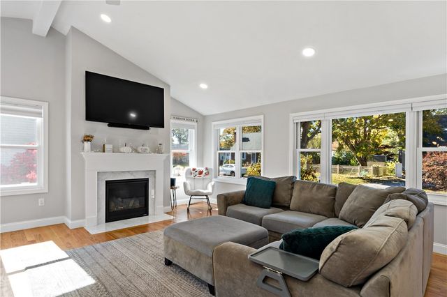 47 Wayland Trail, Narragansett, RI 02882