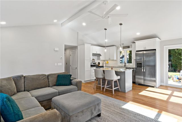 47 Wayland Trail, Narragansett, RI 02882