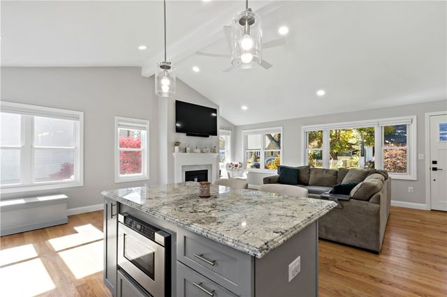 47 Wayland Trail, Narragansett, RI 02882