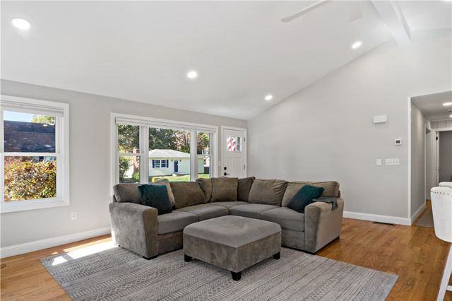 47 Wayland Trail, Narragansett, RI 02882