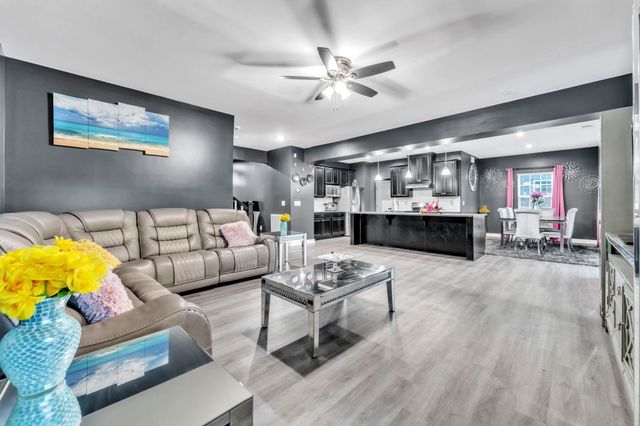 1615 Burtonwood Drive, Moore, SC 29369