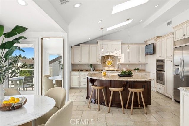 15 Curl Drive, Corona Del Mar (newport Beach), CA 92625