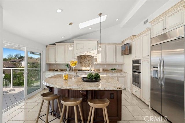 15 Curl Drive, Corona Del Mar (newport Beach), CA 92625