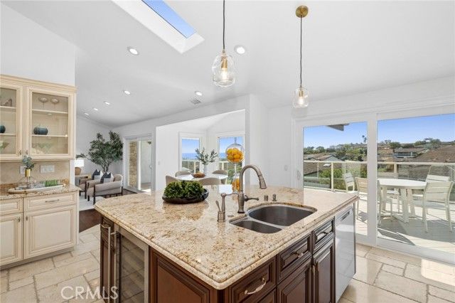 15 Curl Drive, Corona Del Mar (newport Beach), CA 92625