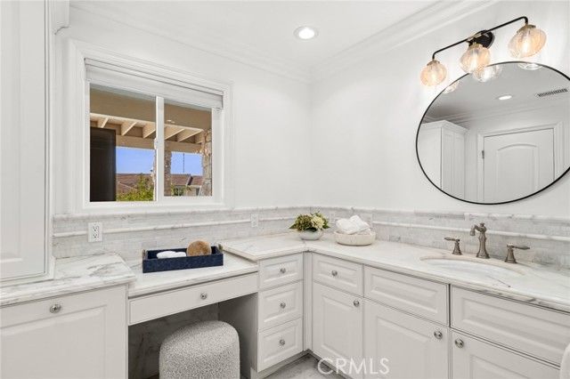 15 Curl Drive, Corona Del Mar (newport Beach), CA 92625