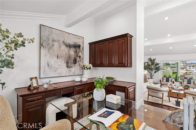 15 Curl Drive, Corona Del Mar (newport Beach), CA 92625