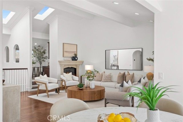 15 Curl Drive, Corona Del Mar (newport Beach), CA 92625