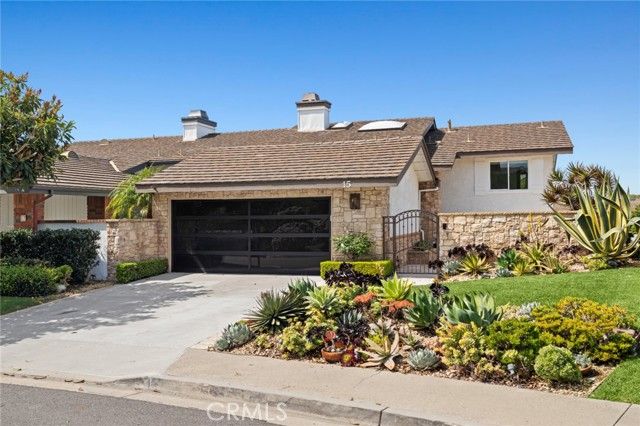15 Curl Drive, Corona Del Mar (newport Beach), CA 92625