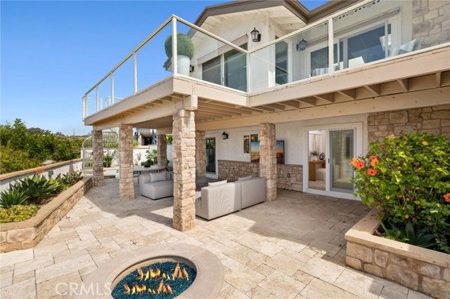 15 Curl Drive, Corona Del Mar (newport Beach), CA 92625