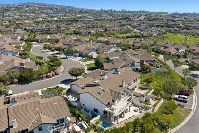 15 Curl Drive, Corona Del Mar (newport Beach), CA 92625