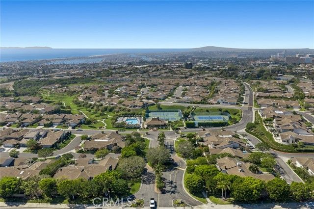 15 Curl Drive, Corona Del Mar (newport Beach), CA 92625