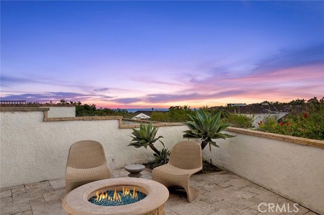 15 Curl Drive, Corona Del Mar (newport Beach), CA 92625