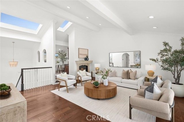 15 Curl Drive, Corona Del Mar (newport Beach), CA 92625