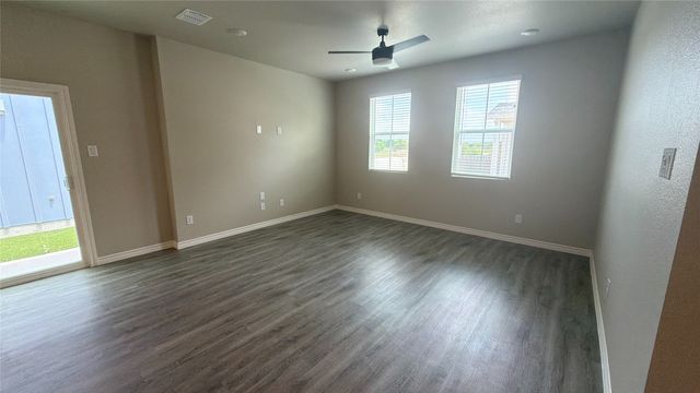 809 Blossom Lane 35, Argyle, TX 76226
