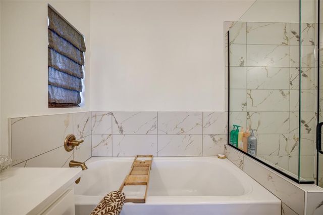 13714 Brook Crossing, Edmond, OK 73025