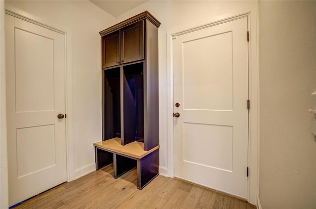 13714 Brook Crossing, Edmond, OK 73025