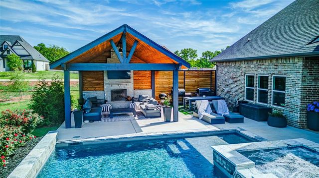 13714 Brook Crossing, Edmond, OK 73025