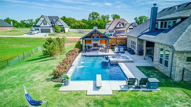 13714 Brook Crossing, Edmond, OK 73025