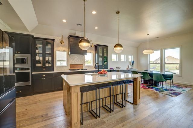 13714 Brook Crossing, Edmond, OK 73025