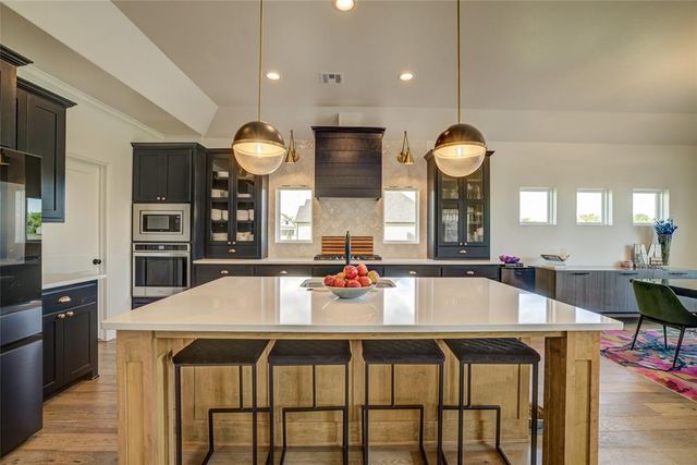 13714 Brook Crossing, Edmond, OK 73025