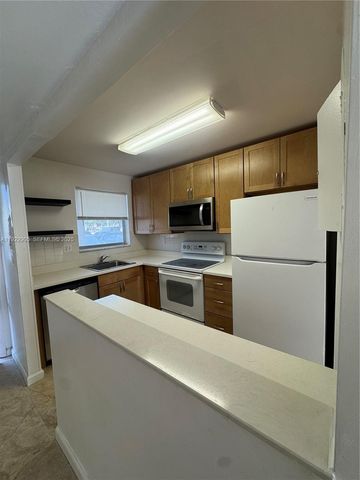 8435 Sunrise Lakes BLV 104, Sunrise, FL 33322