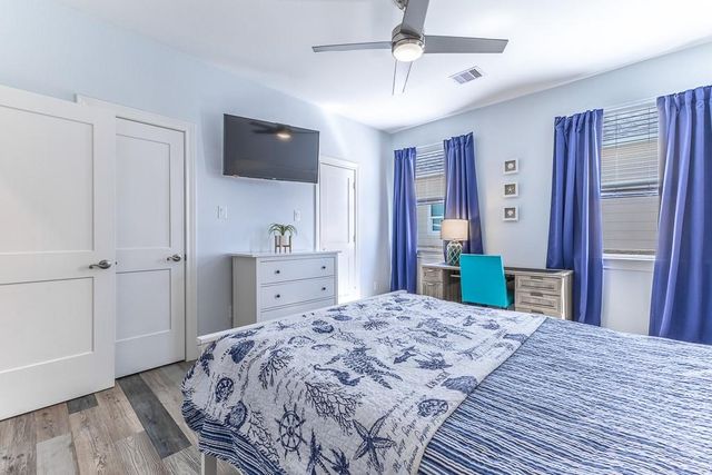 13111 Buccaneer Parkway, Freeport, TX 77541