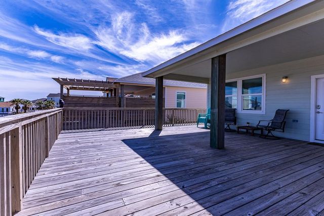 13111 Buccaneer Parkway, Freeport, TX 77541