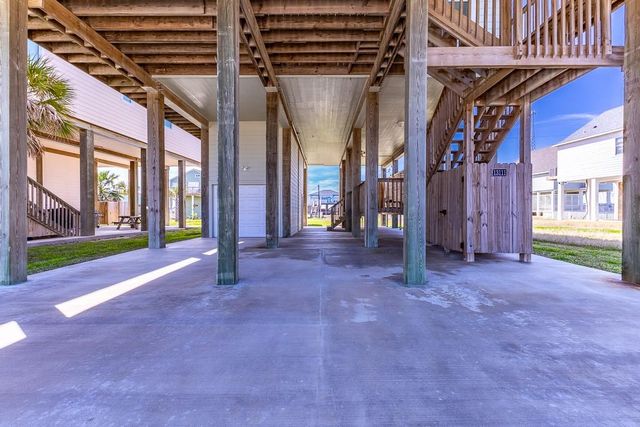 13111 Buccaneer Parkway, Freeport, TX 77541