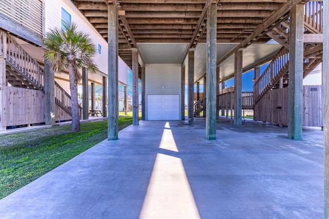 13111 Buccaneer Parkway, Freeport, TX 77541