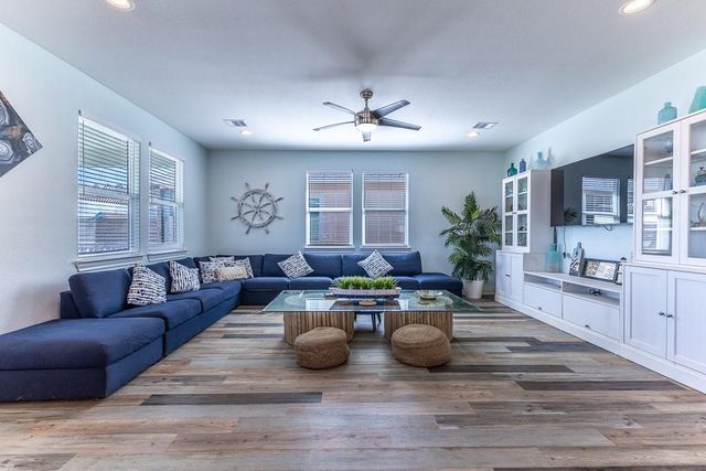 13111 Buccaneer Parkway, Freeport, TX 77541