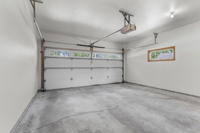 2352 MOUNT VERNON STREET, Oshkosh, WI 54901