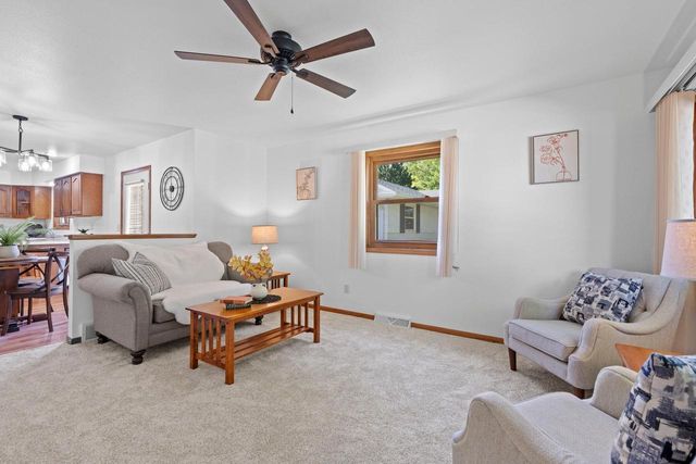 2352 MOUNT VERNON STREET, Oshkosh, WI 54901