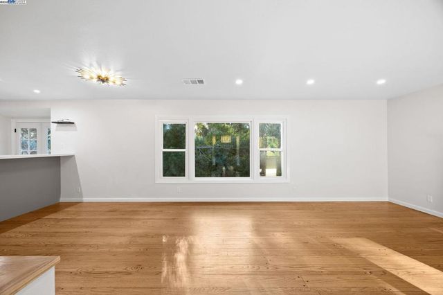 3449 Encina Way, Oakland, CA 94605