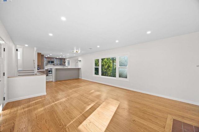 3449 Encina Way, Oakland, CA 94605